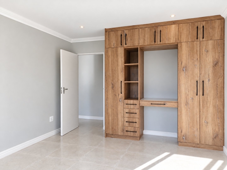 3 Bedroom Property for Sale in Fraaiuitsig Western Cape